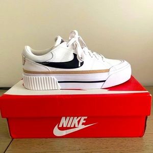 NWT Nike Women’s Court Legacy Lift Shoe size 8